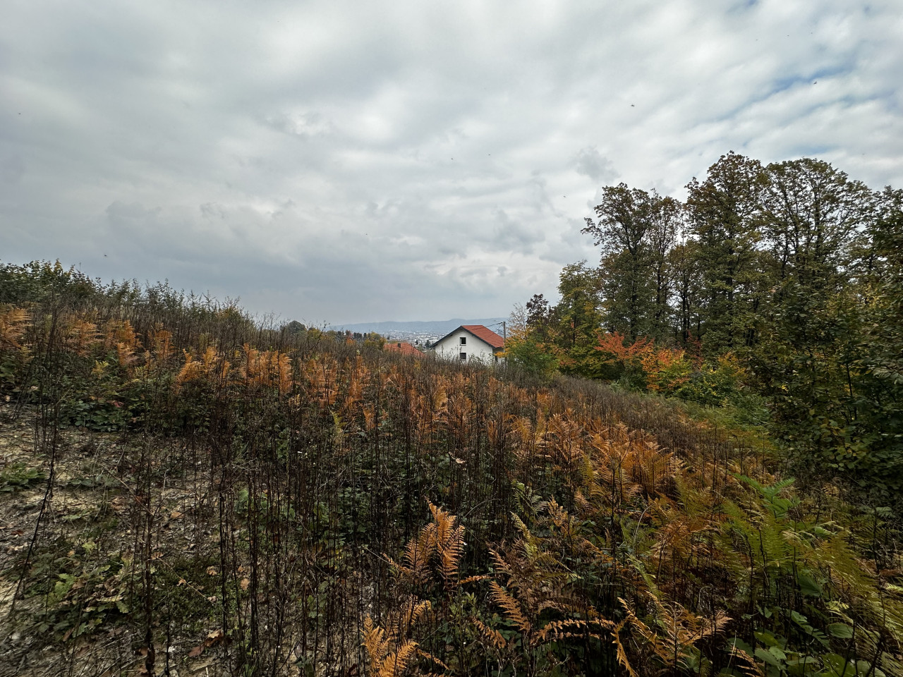 Građevinski plac na Pobrđu - 996 m2 5