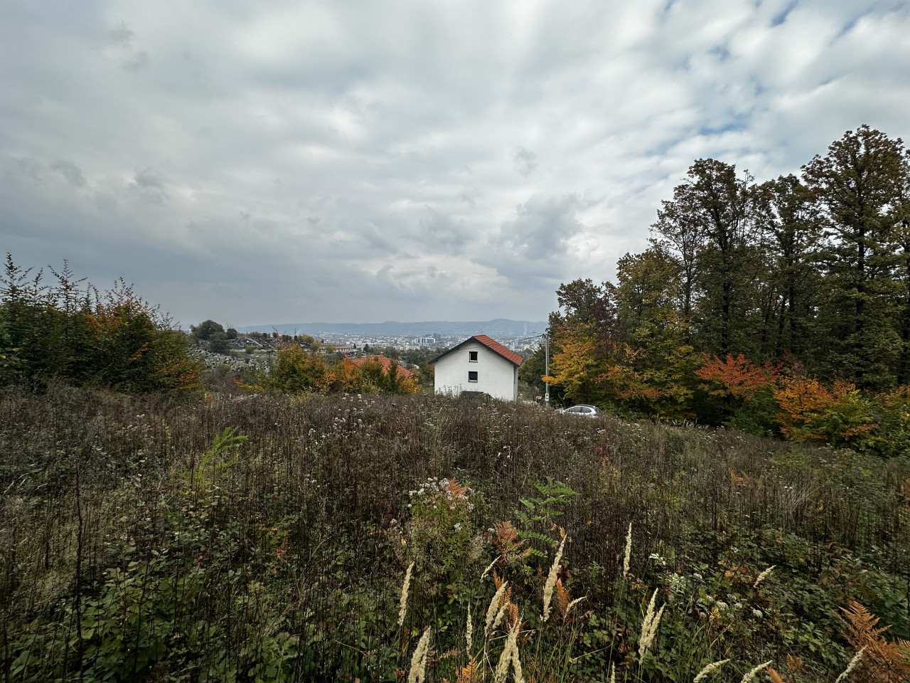 Građevinski plac na Pobrđu - 996 m2 8