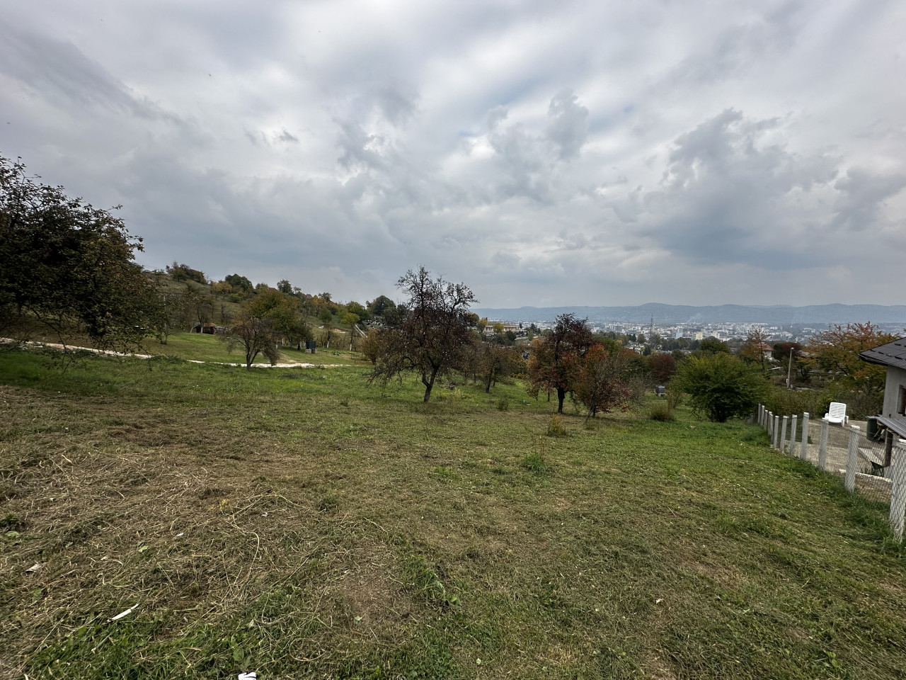 Građevinski plac na Pobrđu - 996 m2 21