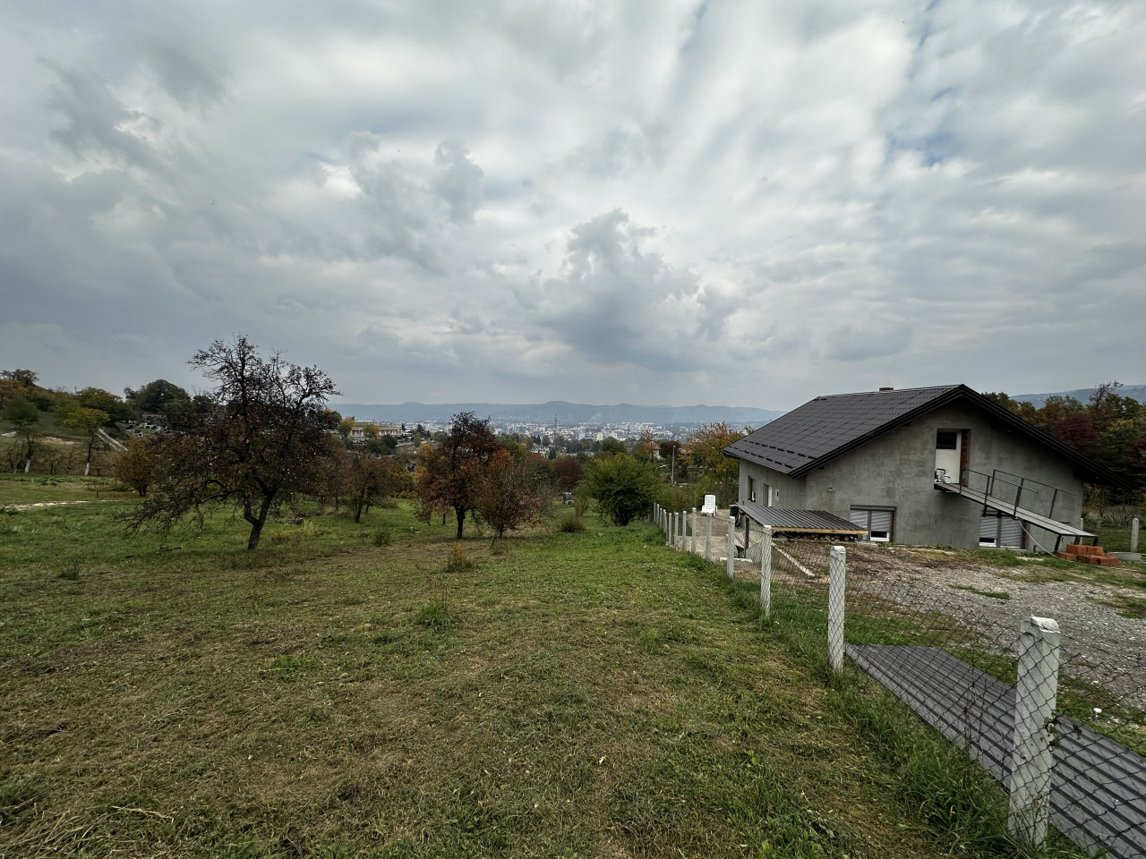 Građevinski plac na Pobrđu - 996 m2 22