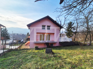 Kuća u Blagovcu, 220 m2 sa okućnicom - ZettaNekretnine