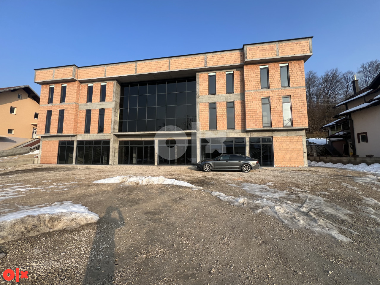 IZDAJEM Poslovni prostor Mekiš Tešanj 1200m2