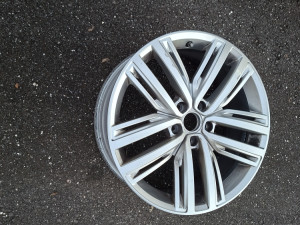 Tiguan felga AUCKLAND 19" 5NA601025AP/5NA601025N (SAMO 1 felga)