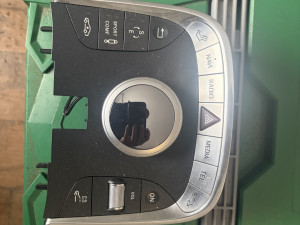 Kontrola muzike w222