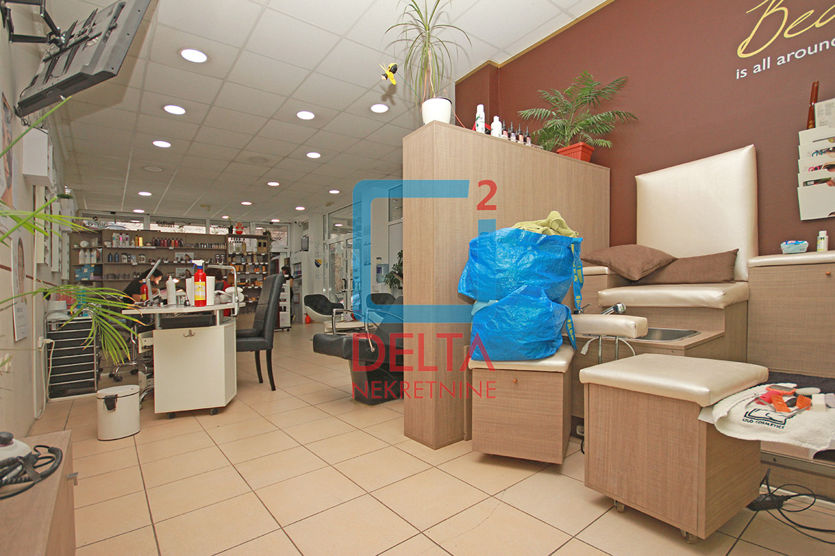 Poslovni prostor /125m2/parking/ Švrakino selo / Novi Grad 2
