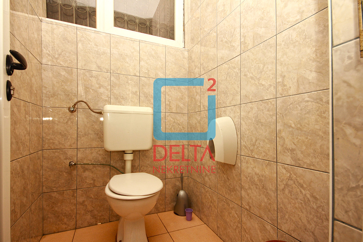 Poslovni prostor /125m2/parking/ Švrakino selo / Novi Grad 11