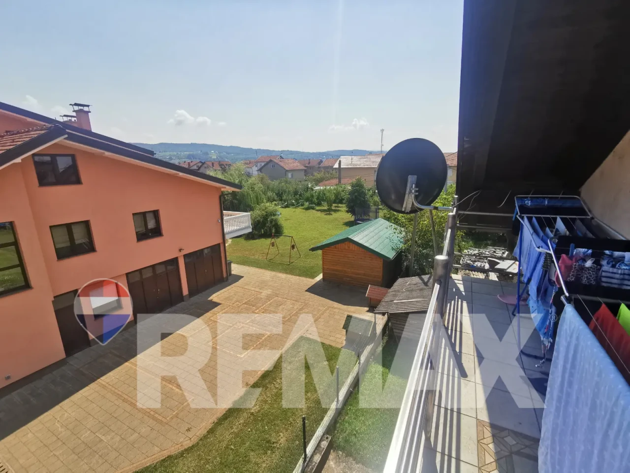 Stambeno-poslovni objekat na placu 1400m2 u Trnu 16