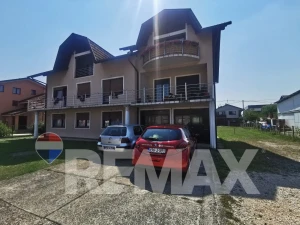 Residential-commercial building on a 1400m2 plot in Trn