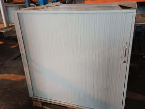 UREDSKI ORMAR SA ROLO VRATIMA