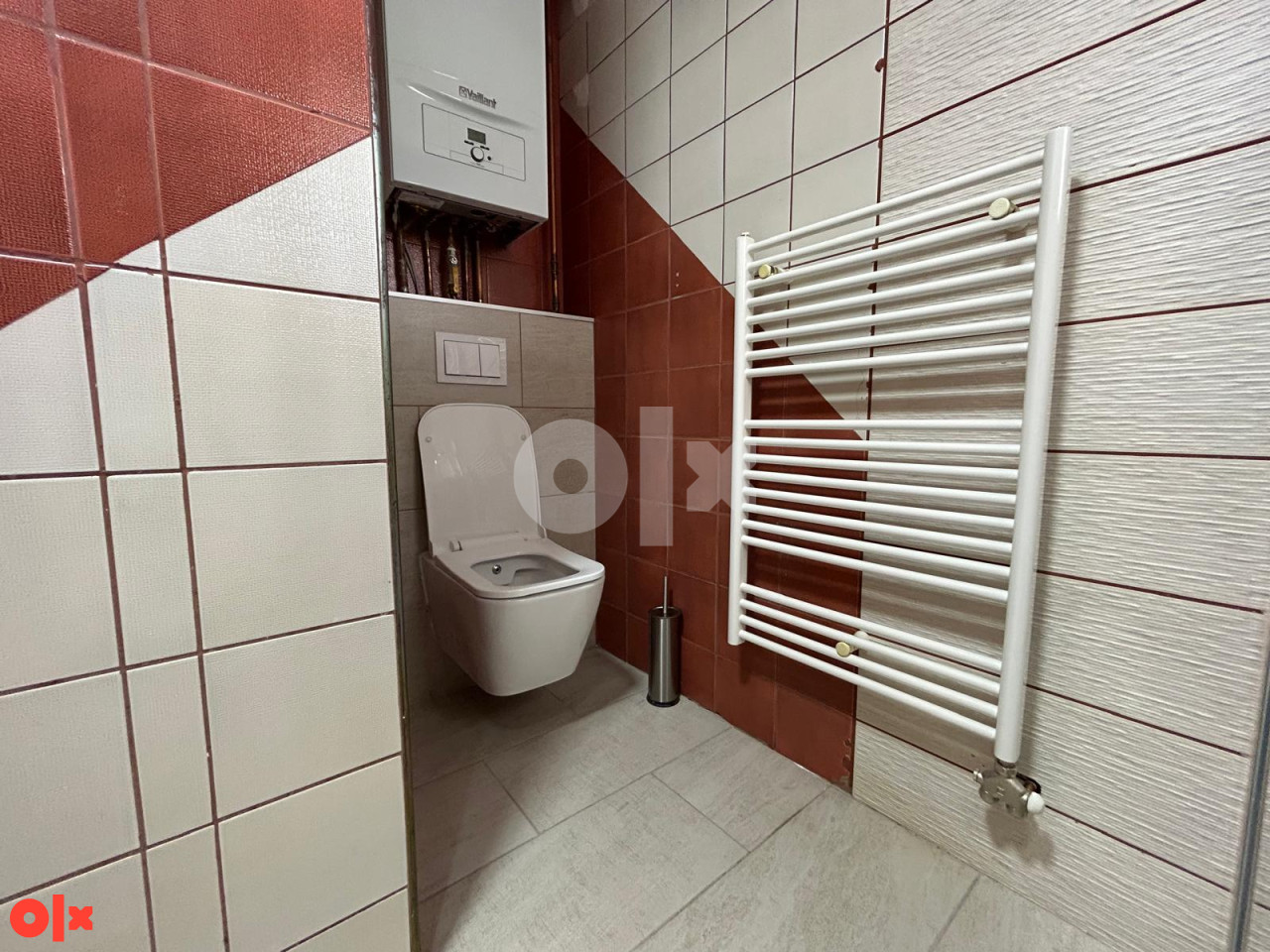 Adaptiran trosoban stan Centar / Mejtaš, Mehmeda Handžića /77m2 17