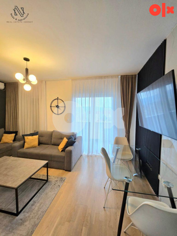 Luksuzno opremljen, trosoban stan od 67m2; Lazarevo-Budžak 2