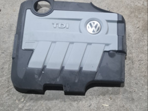 Plasticni poklopac motora Golf 6 passat 6 pasat 2.0 tdi