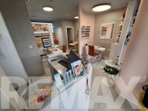 EKSKLUZIVNA prodaja poslovni prostor na tri etaže- CENTAR photo 2