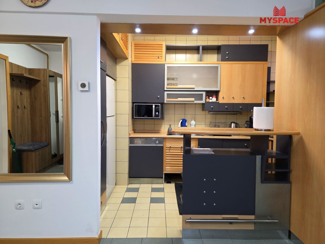 MY SPACE/ Stan/ Centar/ RENOVIRAN/ NAMJESTEN/ 74(86)m2 10