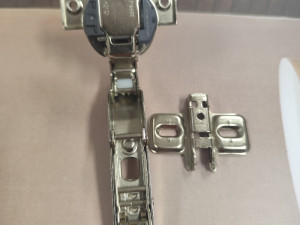 BLUM baglama spojnica 45 stepeni sa amortizerom - 16140