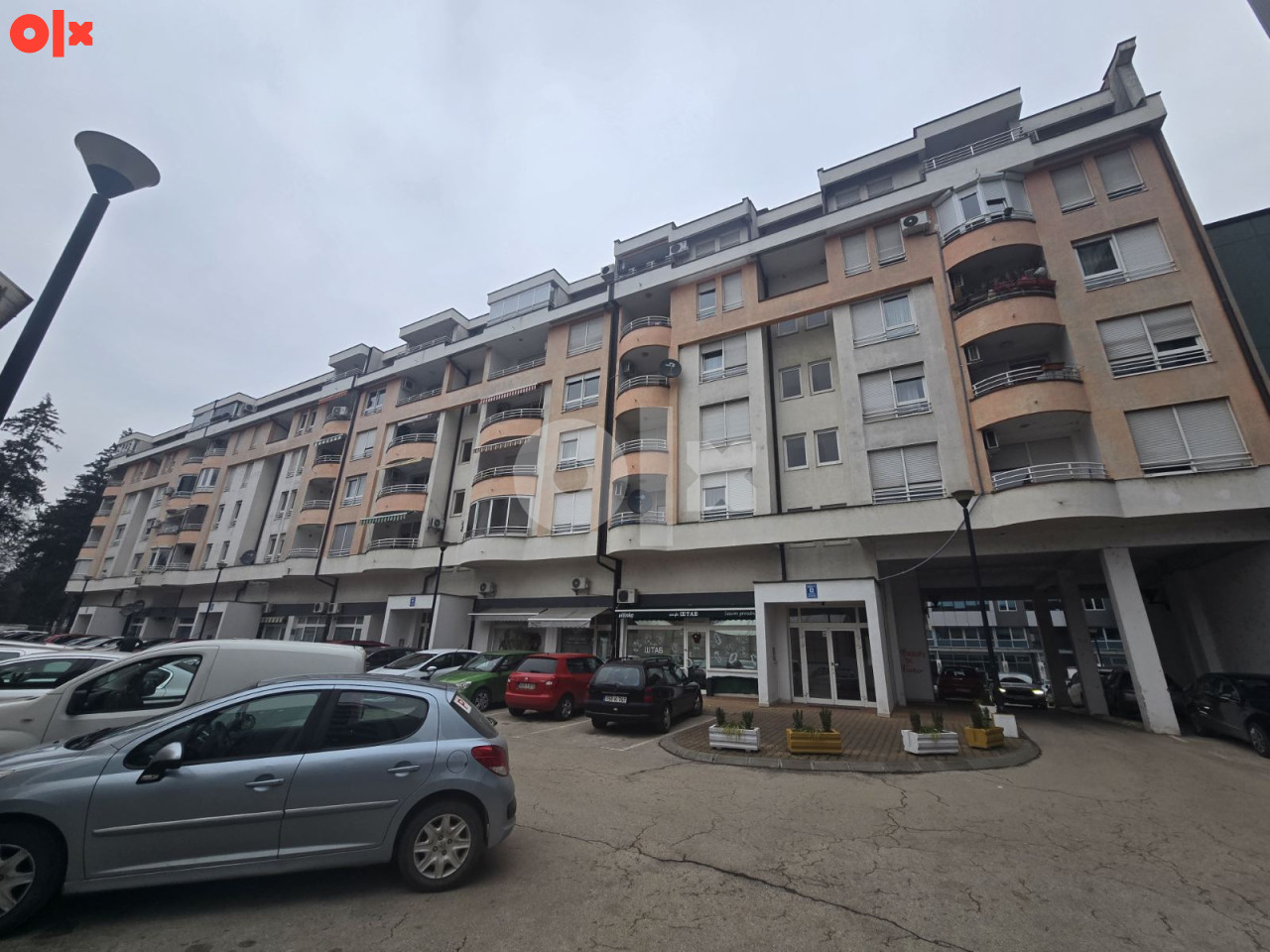 LIJEP FUNKCIONALAN stan 71m2 zgrada Vlade RS Banja Luka 3