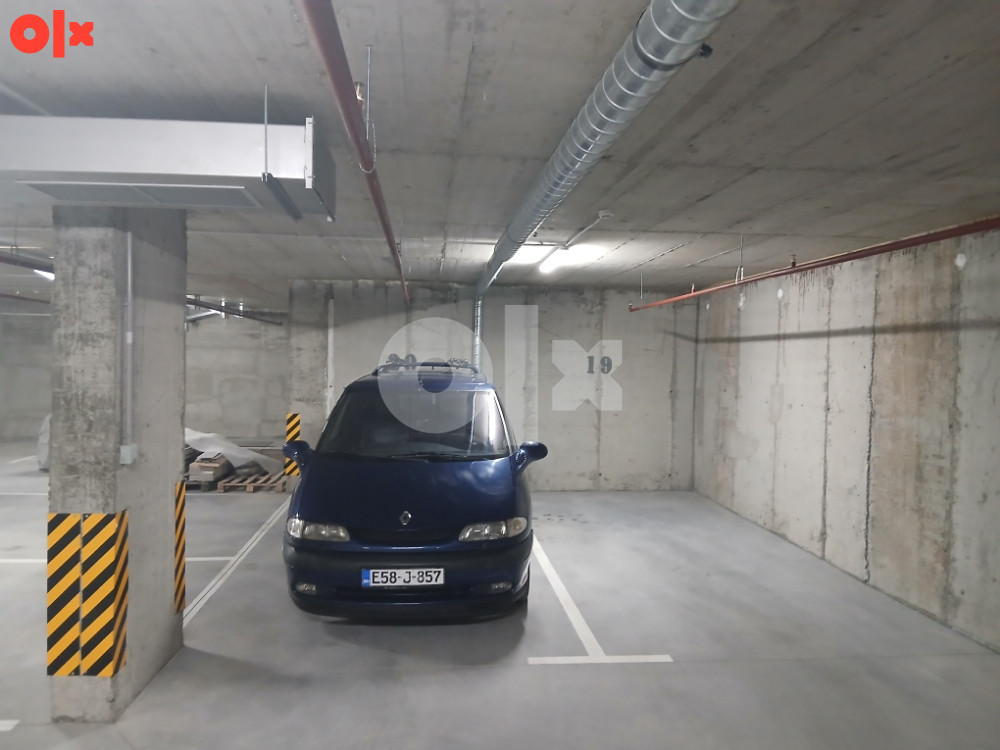 Iznajmljujem dvije garaže,Banjaluka, Borik 2