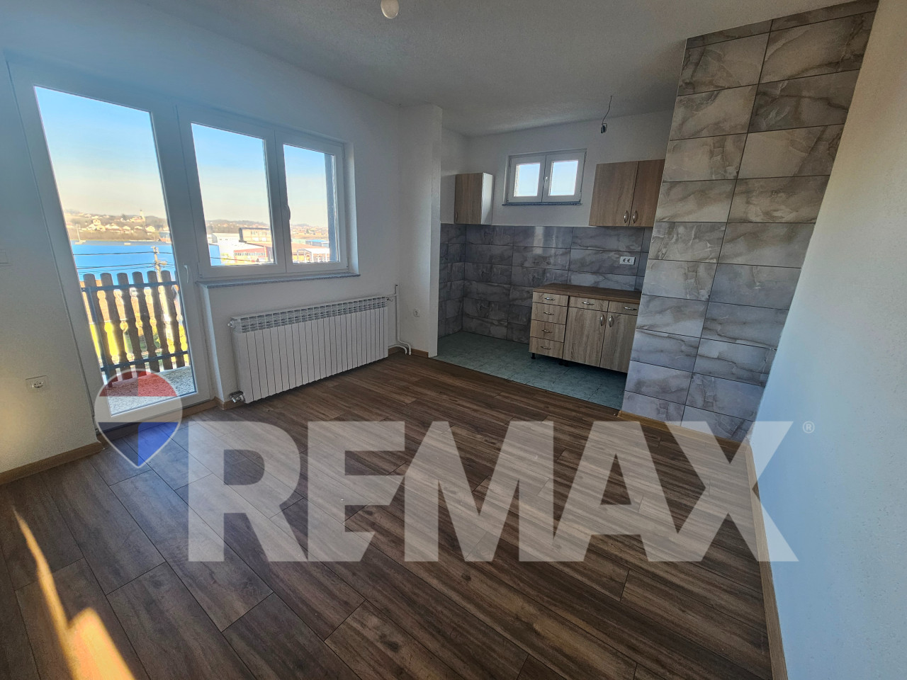 Stambeno-poslovni objekat 390m2/ Ramići 13