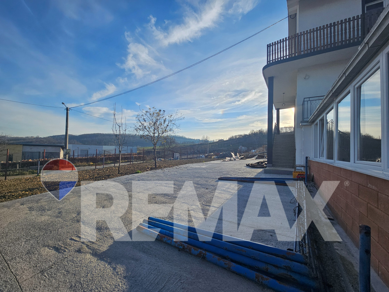 Stambeno-poslovni objekat 390m2/ Ramići 4