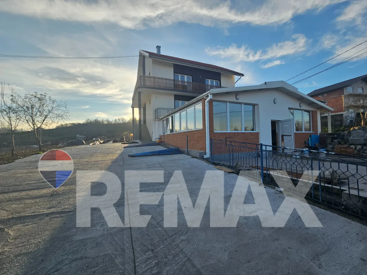 Stambeno-poslovni objekat 390m2/ Ramići
