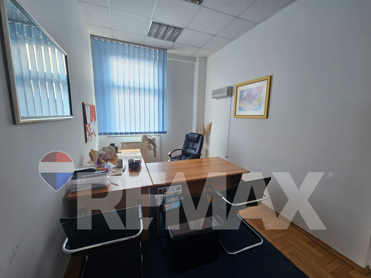 Poslovni objekat 1242m2/parking/najam 11