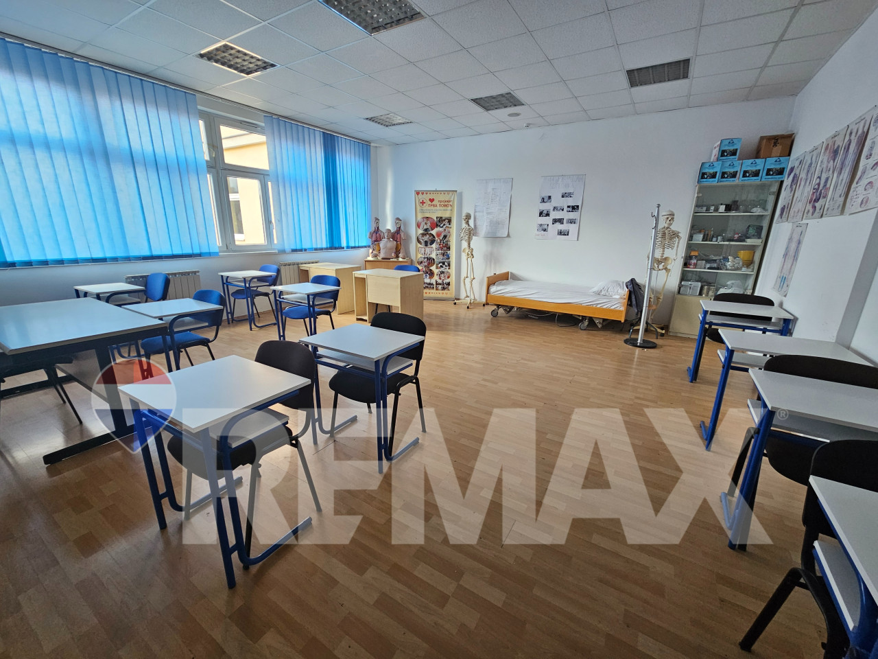 Poslovni objekat 1242m2/parking/najam 14