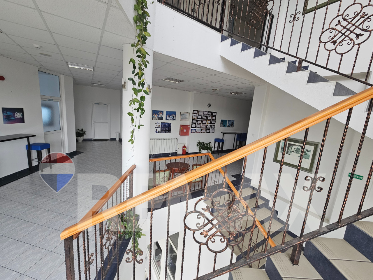 Poslovni objekat 1242m2/parking/najam 16