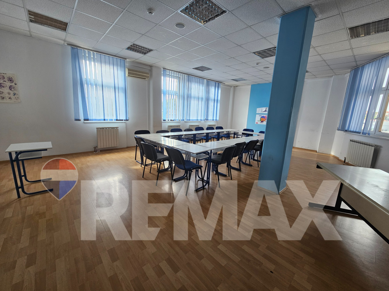 Poslovni objekat 1242m2/parking/najam 18
