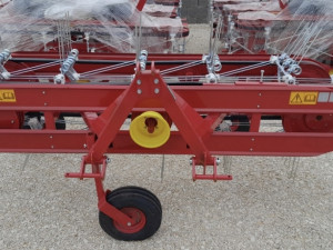 Skupljač sijena trakasti