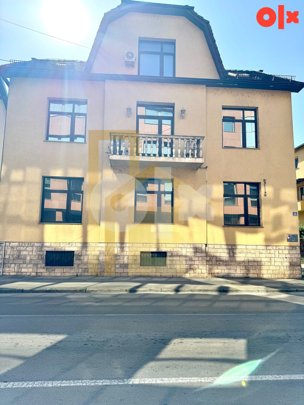 Iznajmljujemo poslovni prostor u centru grada 3