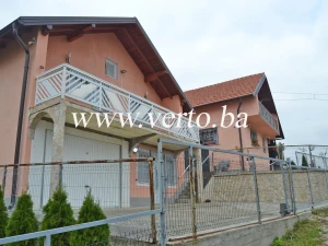 Kuće, Slavinovići-Momanovo, Tuzla