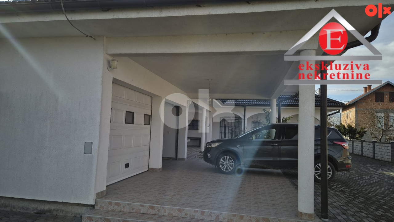 Prizemna kuća u američkom stilu površine 400m2 5