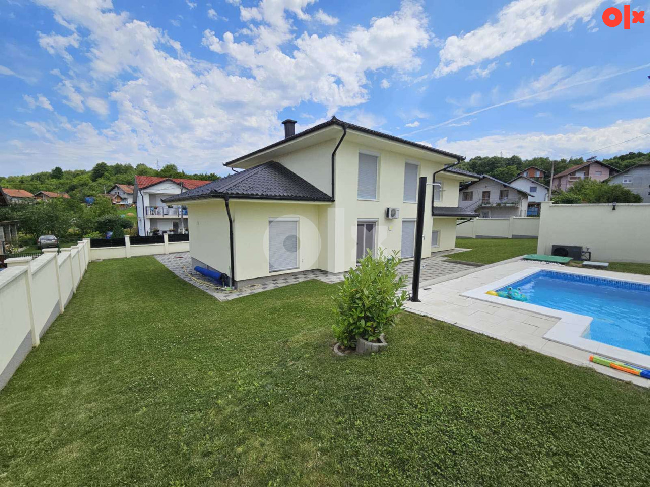 PRODAJA VILA sa bazenom Banja Luka 298m2