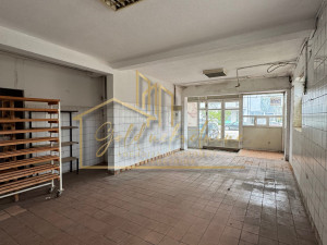 We are renting a commercial space of 80m2, Starčevica