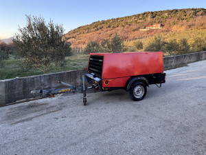 KAESER M45 10 BAR VIJCANI GRADEVINSKI MOBILNI POKRETNI KOMPRESOR