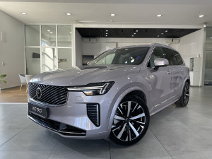 Volvo XC90 B5 Petrol AT AWD PLUS BRIGHT DEMO VOZILO