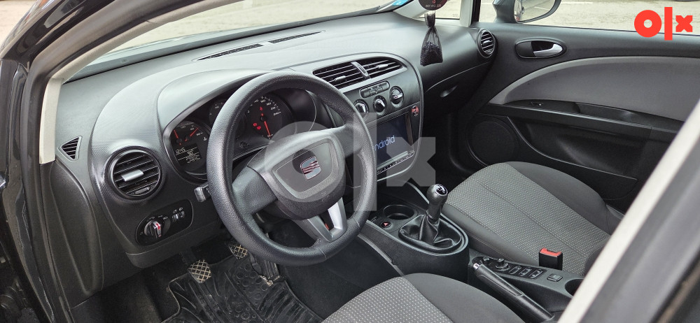 Seat Leon 2011 godina 1.6 tdi 77kw - slika 10