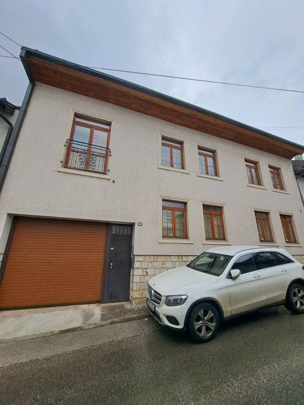 Sigenx izdaje/stan/90 m2/Bjelave/sa uključenim režijama