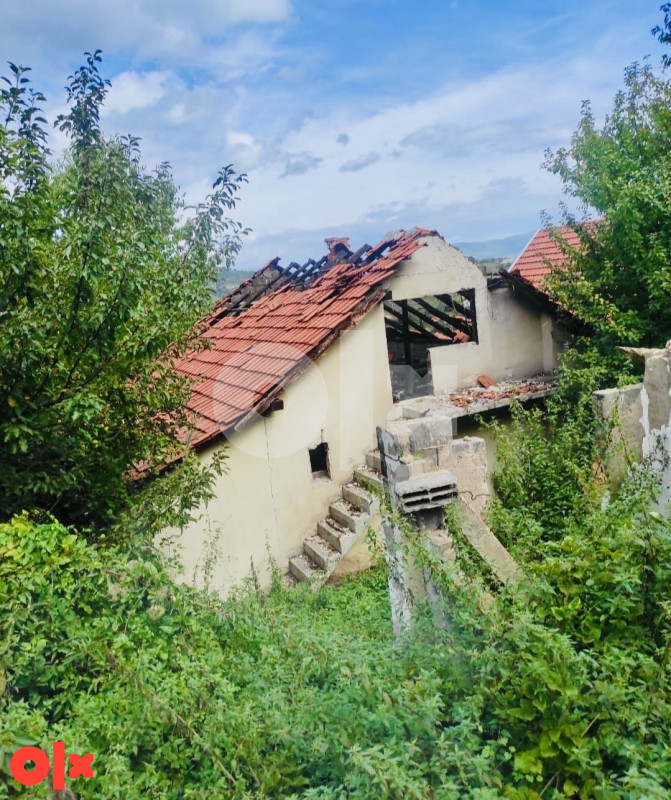 Prodaje se devastirana kuca Visoko, na piramidi Sunca