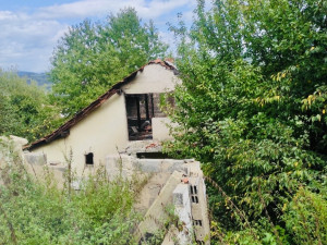 Selling a devastated house in Visoko, on the Sun Pyramid photo 4