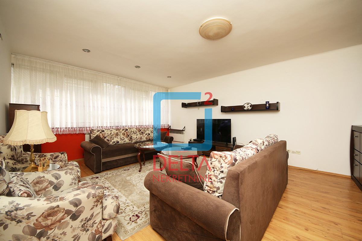 Namješten petosoban stan / 140m2 / 1.sprat / Grbavica / Kovačići 2