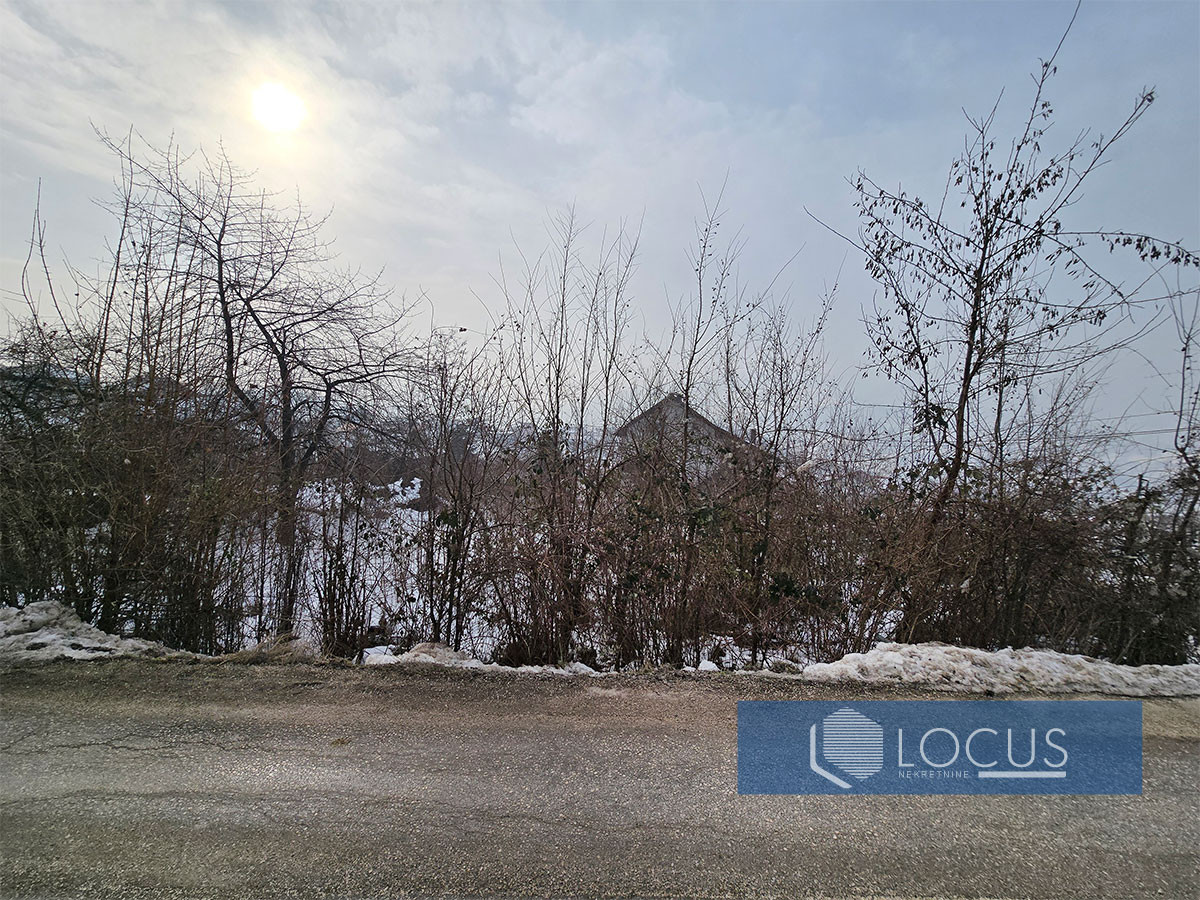 LOCUS: Zemljište sa građevnskom dozvolom, Orahov brijeg 11