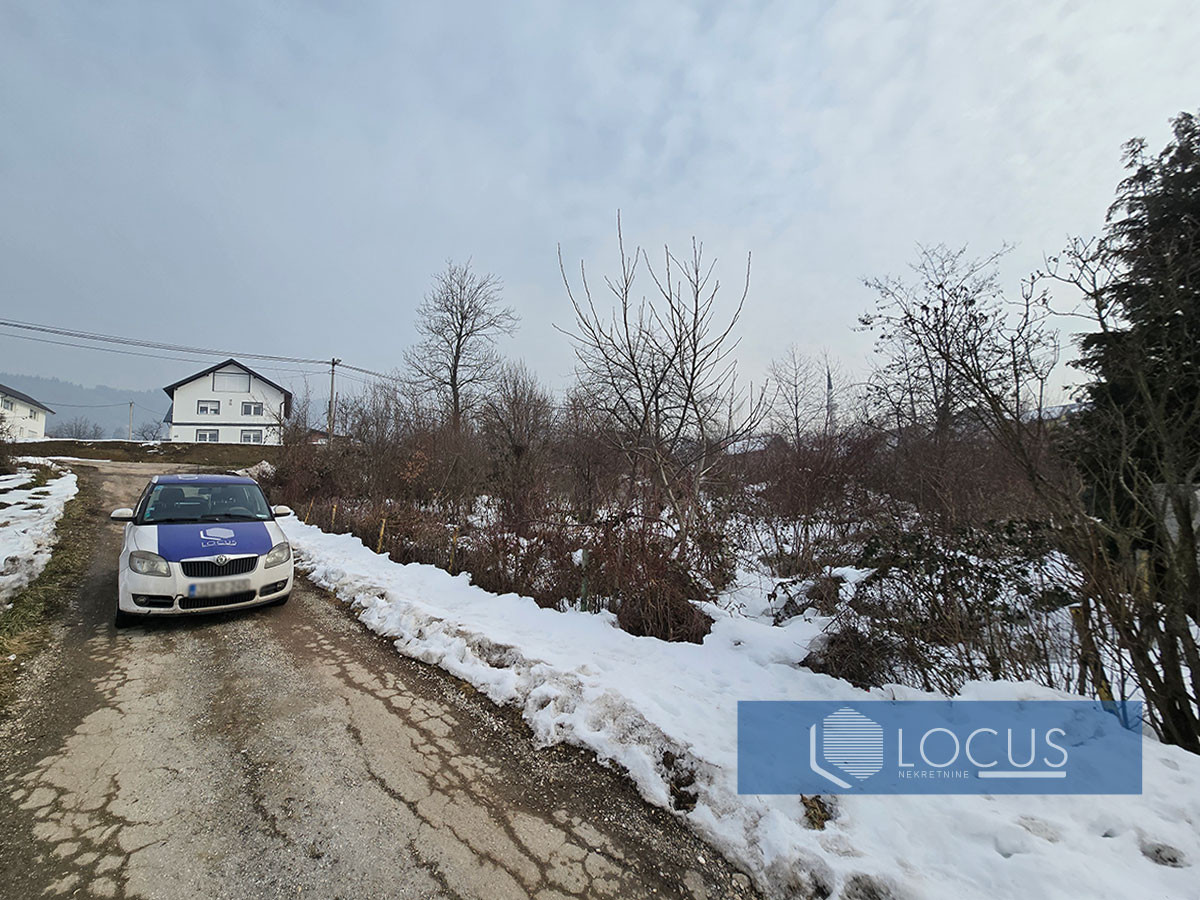 LOCUS: Zemljište sa građevnskom dozvolom, Orahov brijeg 14
