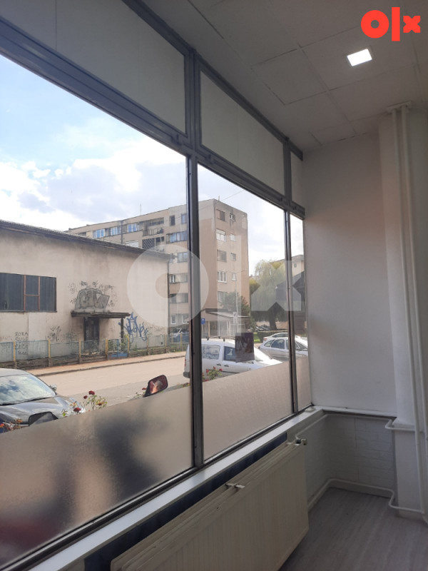 Poslovni prostor, atraktivna lokacija, u nizu pos.prostora.