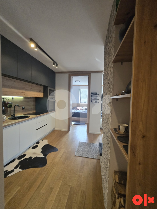 Stanovi i apartmani Trnovo 3