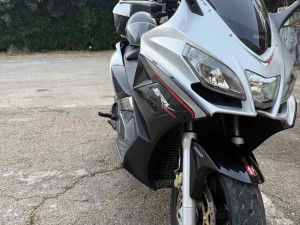 Aprila srv 850