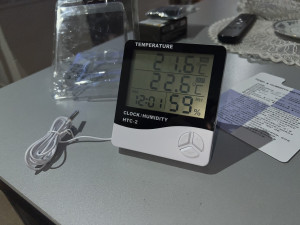 Higrometar termometar sa sondom temeperatura vlaznost inkubator