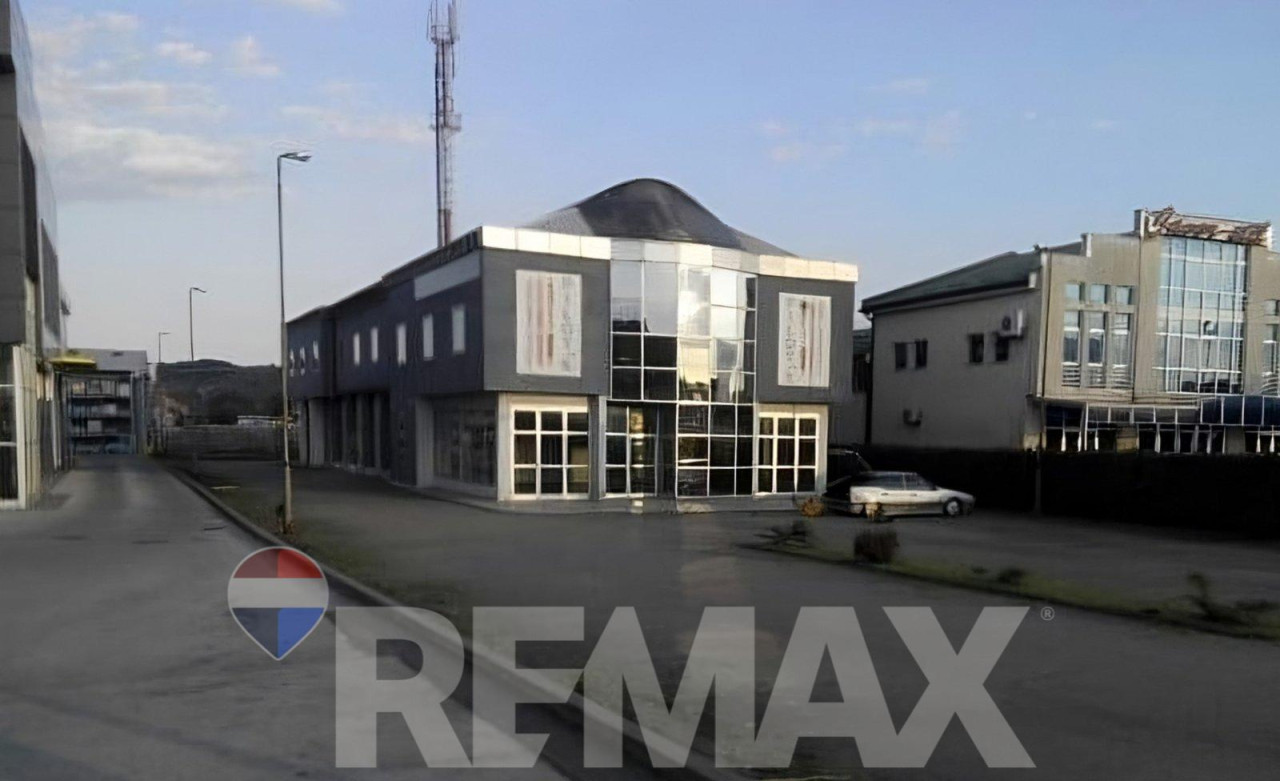 POSLOVNI OBJEKAT, GLAMOČANI 1190M2