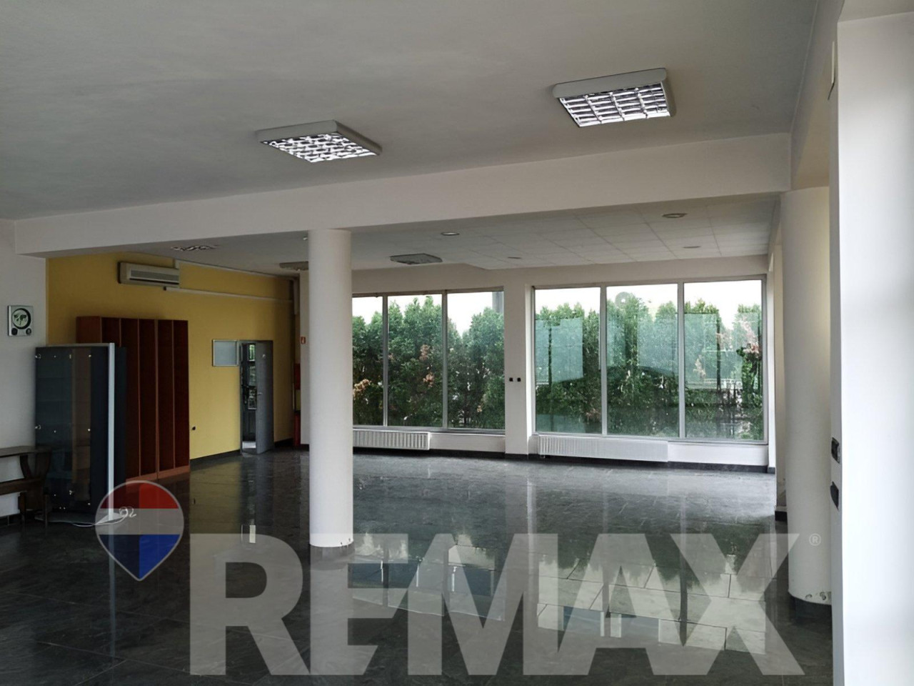 POSLOVNI OBJEKAT, GLAMOČANI 1190M2 3