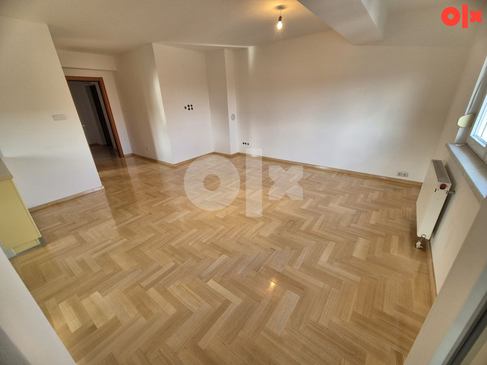 Troiposoban stan 103m2 - početak Lauša 4